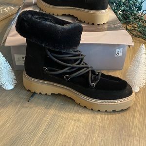 Jennifer Lopez Fuzzy Boots